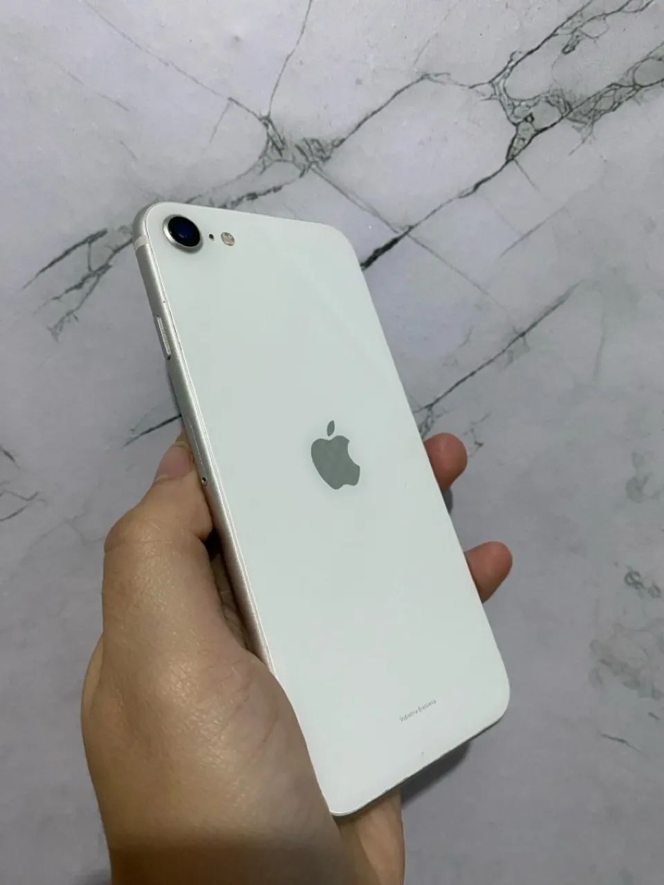 iPhone SE 64GB iOS atualizado impecável funcionando tudo perfeitamente  - Foto 3