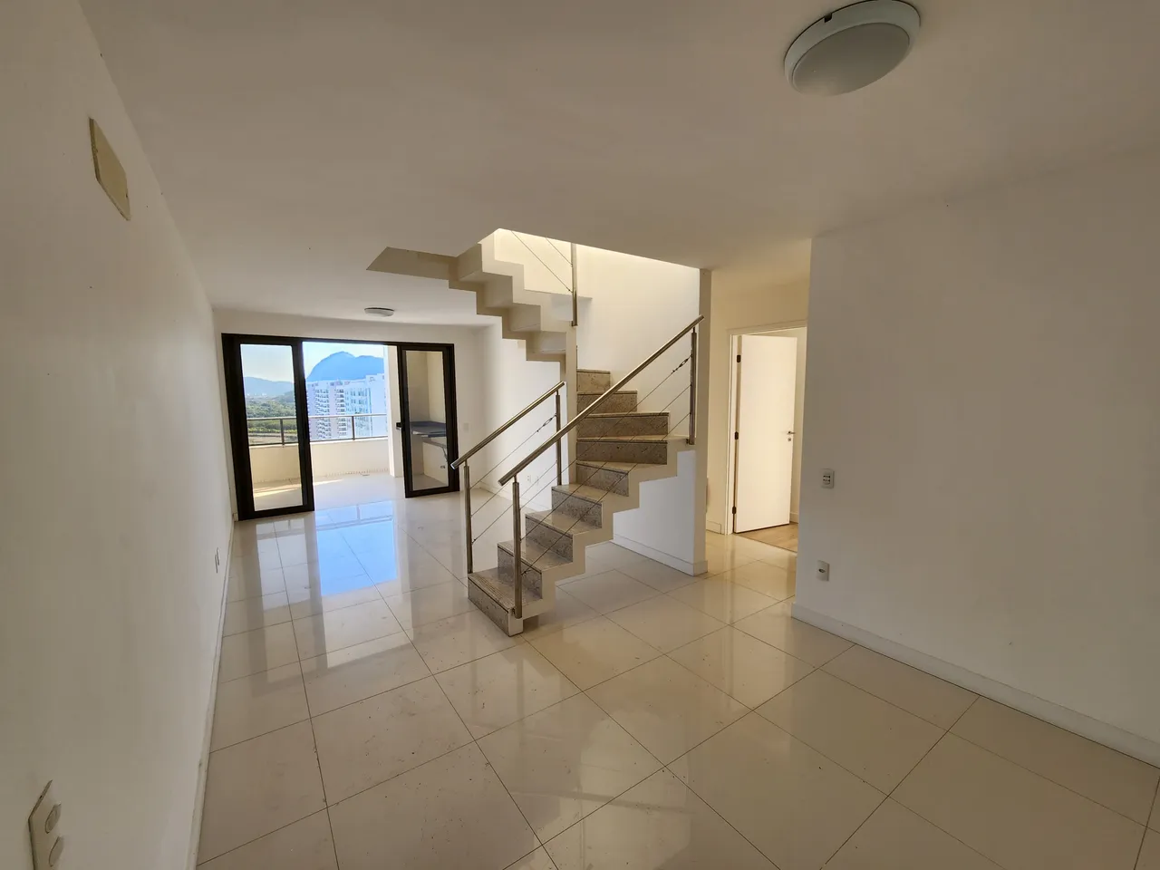 Ilha Pura | Cobertura Duplex de 3 Quartos no Condomínio Saint Michel com 280m²
