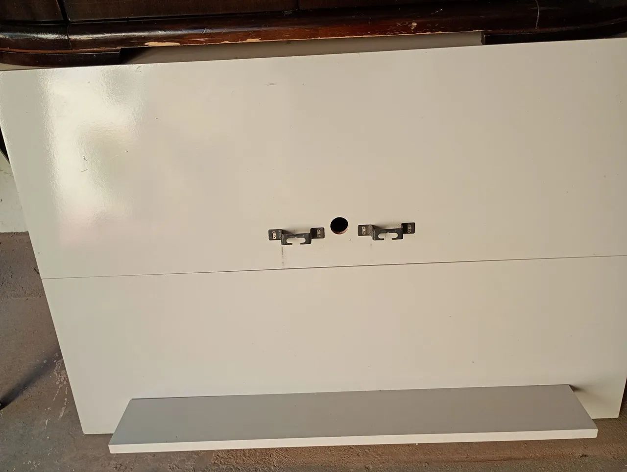 Painel Branco para TV - Design Moderno