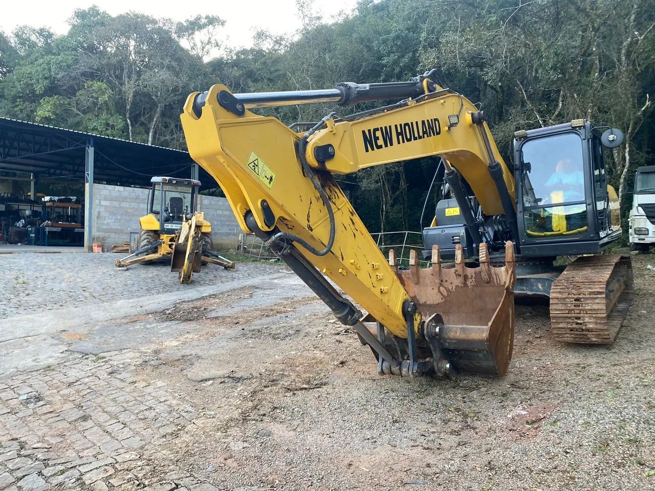 Escavadeira New Holland E215C EVO - Foto 3