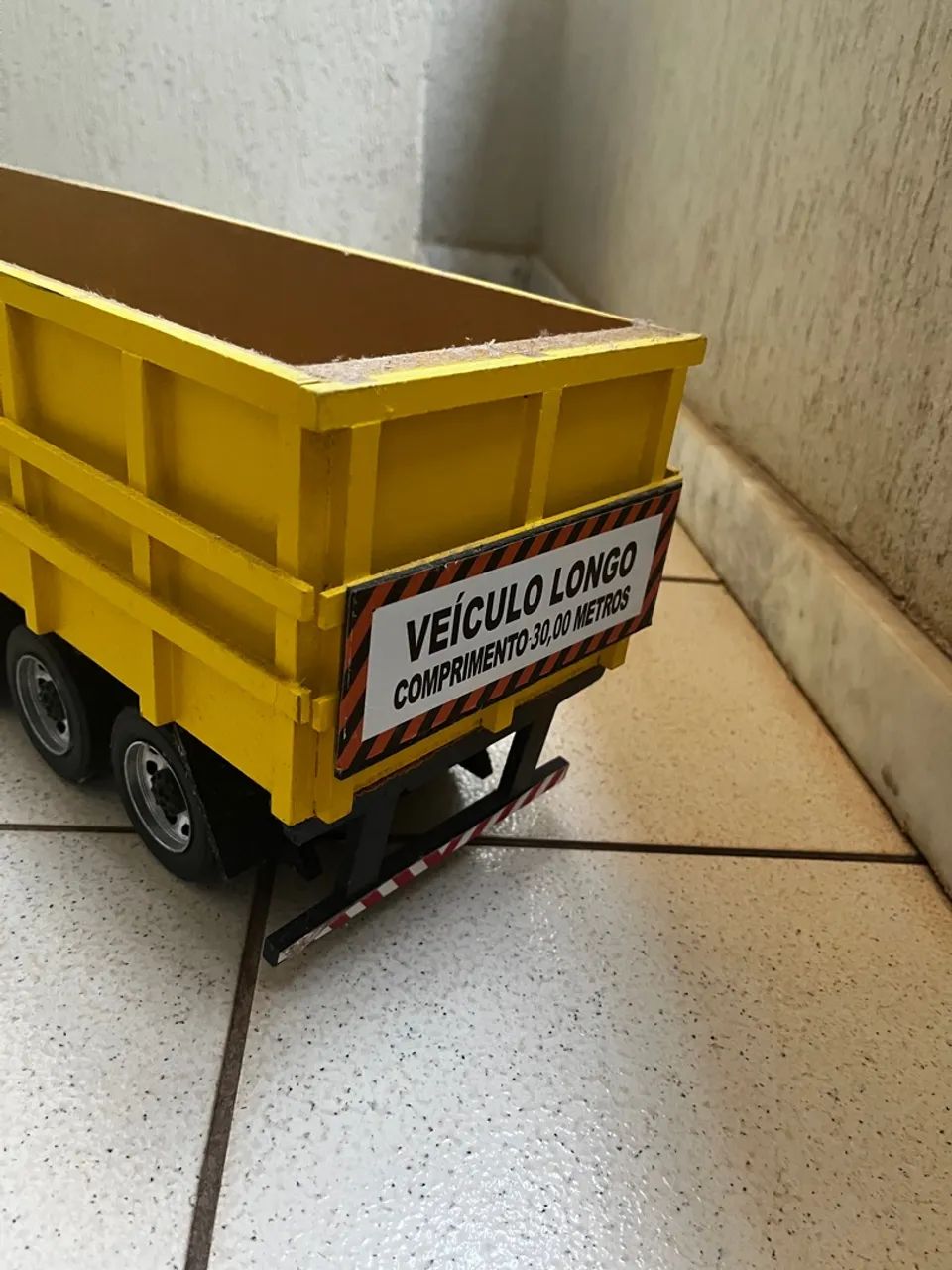 Caminhão carreta de brinquedo  - Foto 4