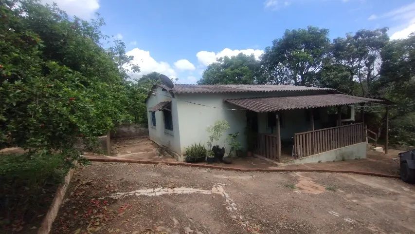 Sitio com Piscina, Pomar, Churrasqueira, Area Gourmet, 3 Quartos,   1080 m² c/ documento