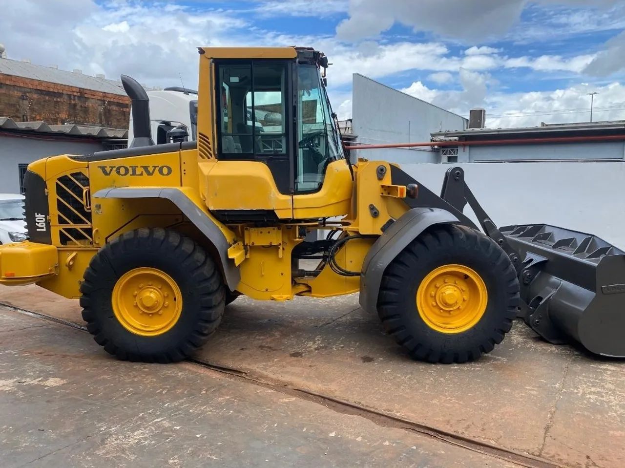 Pa Carregadeira Volvo L60F ano 2018 transfere divida  - Foto 3