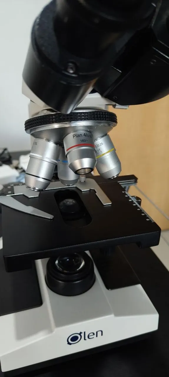 Microscópio Óptico Profissional Teinocular Planacromatico