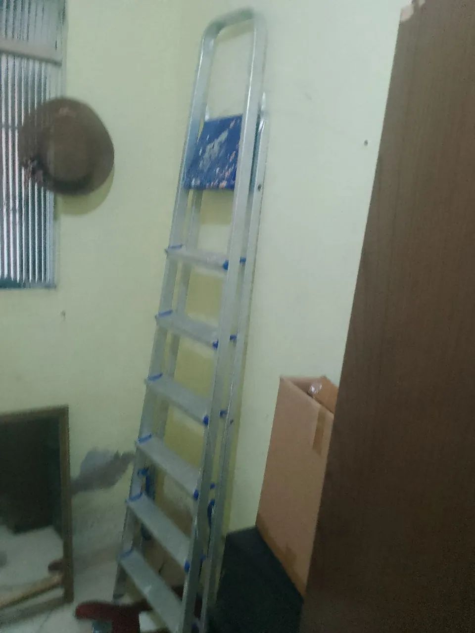 Escada de Alumínio - 6 Degraus