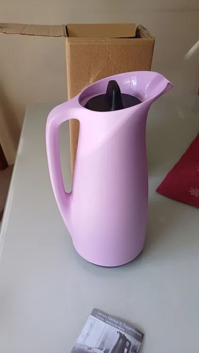 Garrafa Térmica Tupperware Rosa linda. Nova