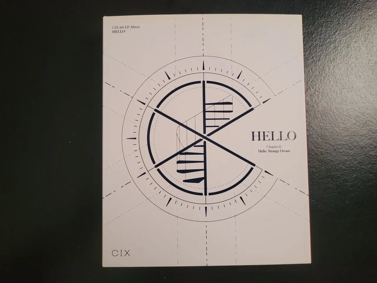 Álbum CIX - HELLO CHAPTER Ø: HELLO, STRANGE DREAM - STRANGE DREAM VER. COMPLETO