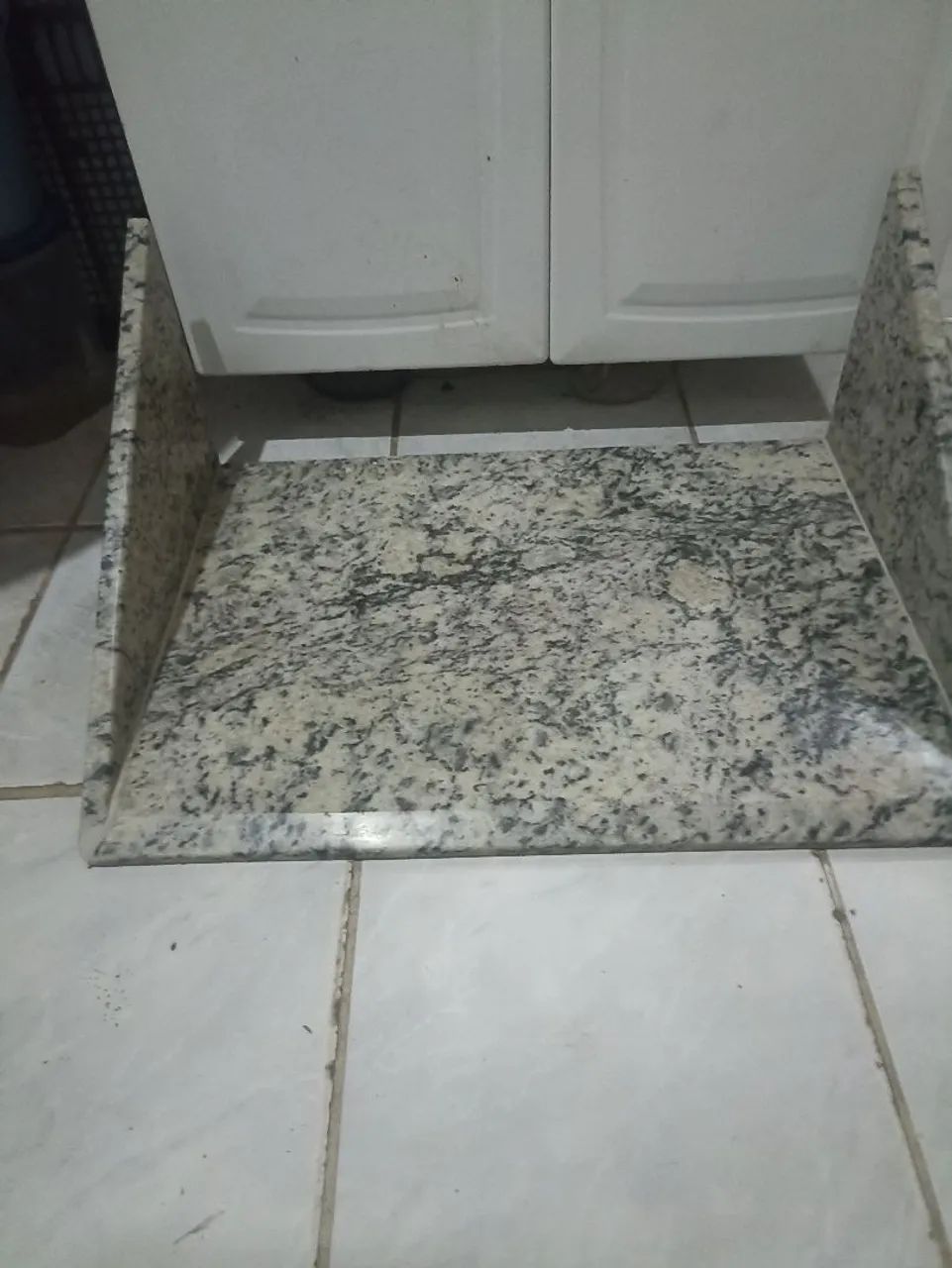 Pratileira em Granito 