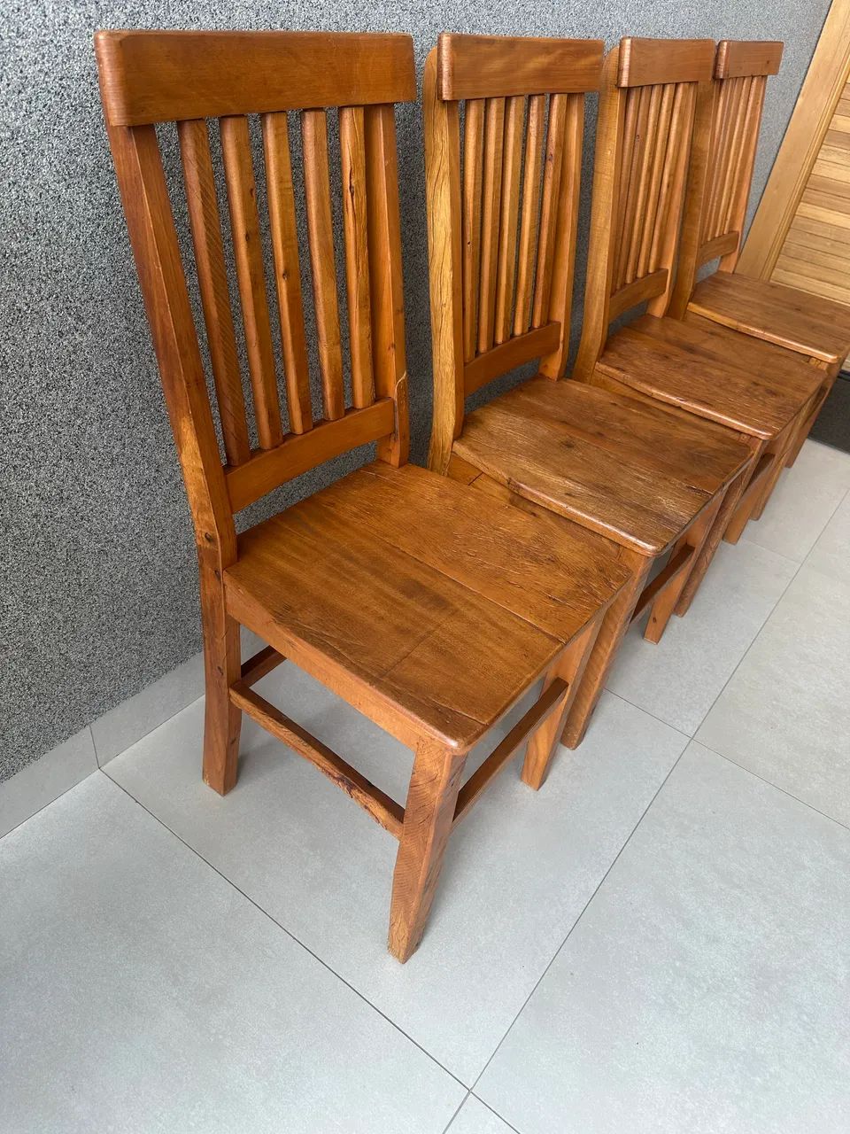 Cadeiras de Madeira Rústica 