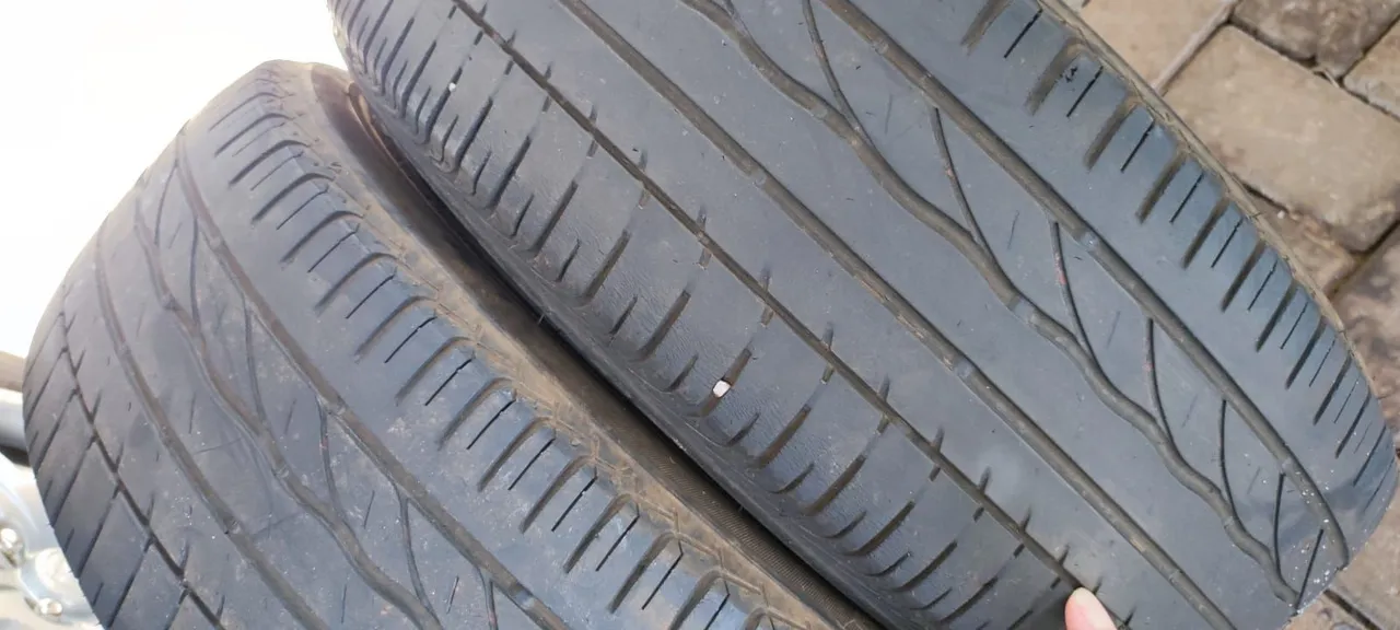 Vendo par de pneus Bridgestone 185 55 16