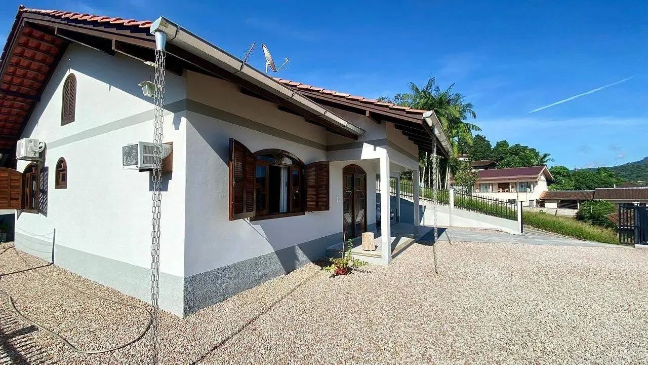 Casa solta com amplo espaço de terreno no bairro Souza Cruz - Foto 5