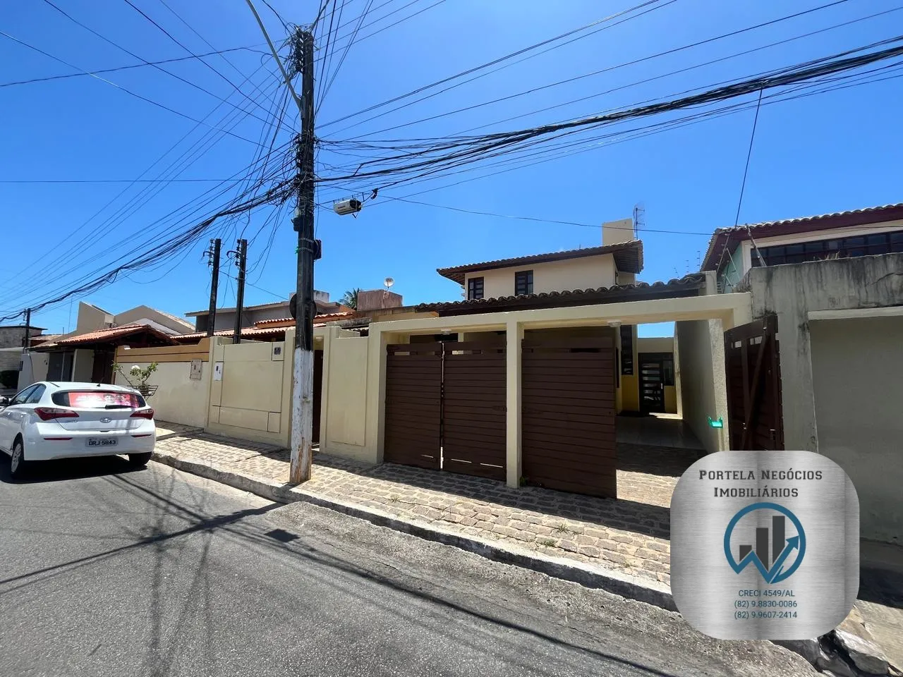 Condomínio na Serraria, 3/4, 2 suítes, 2 vagas, dependência.