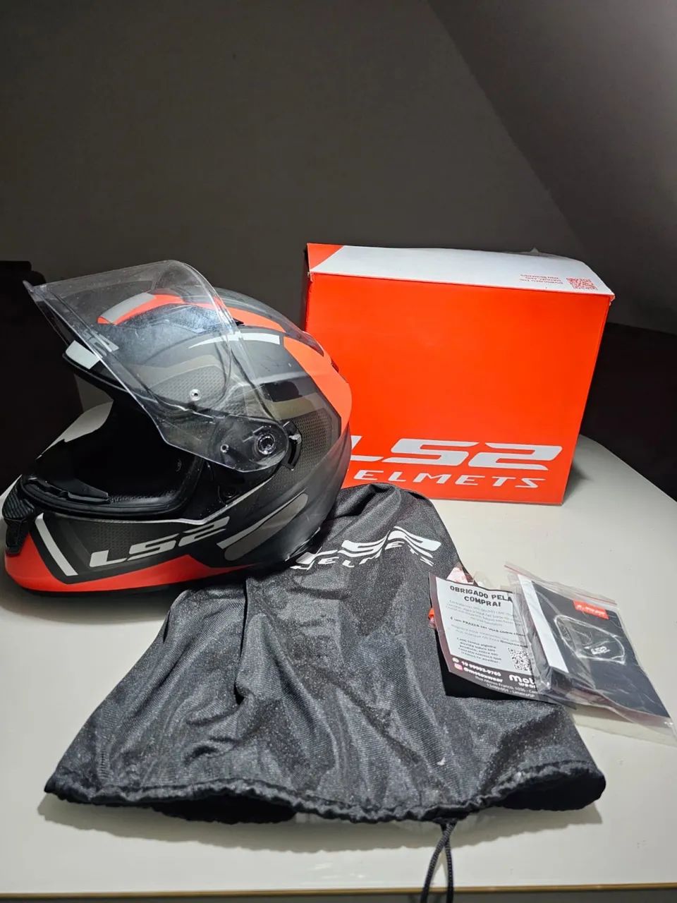 Capacete Ls2 Ff320 Edge preto e vermelho Fosco