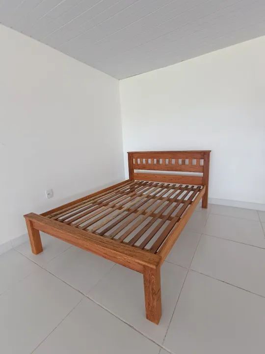 Cama de casal Nova em madeira maciça 
