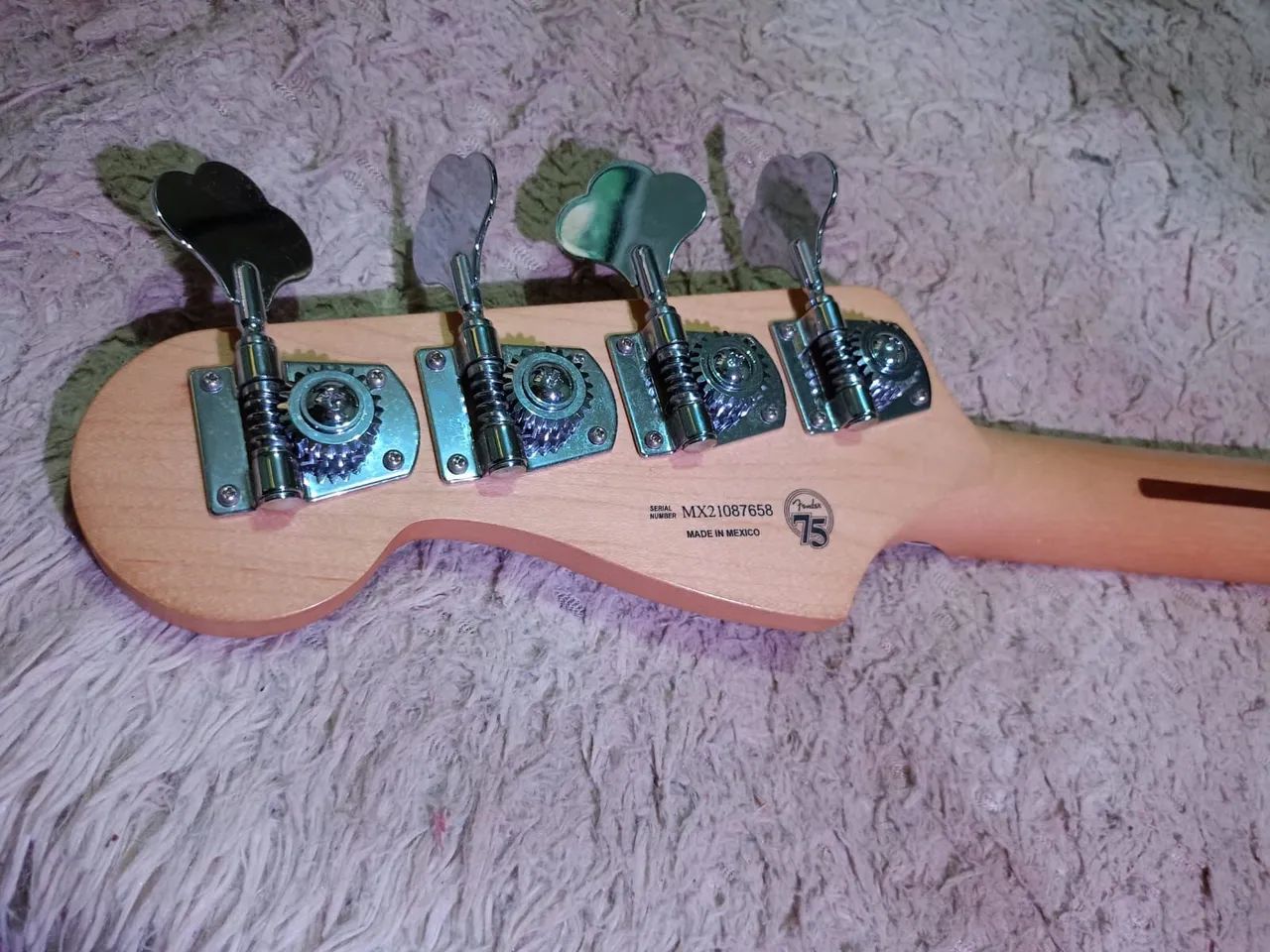 Baixo Fender Jazz Bass mexicano  - Foto 2