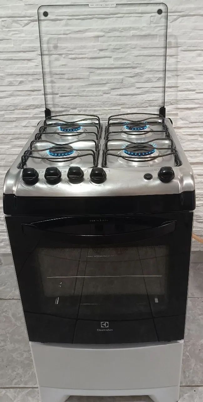 Fogão Electrolux com 4 bocas