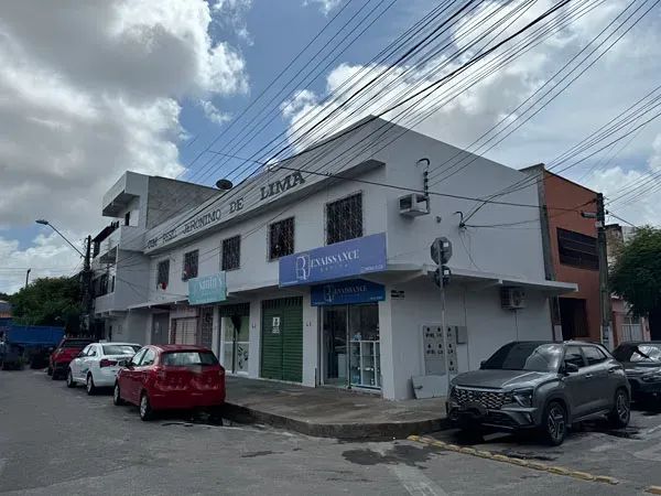 IDEAL PARA O SEU NEGÓCIO! Excelente loja com área privativa 24m², lavabo. Localizado na Ru