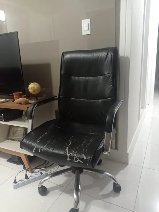 Cadeira de Escritório Giratória com Rodinhas