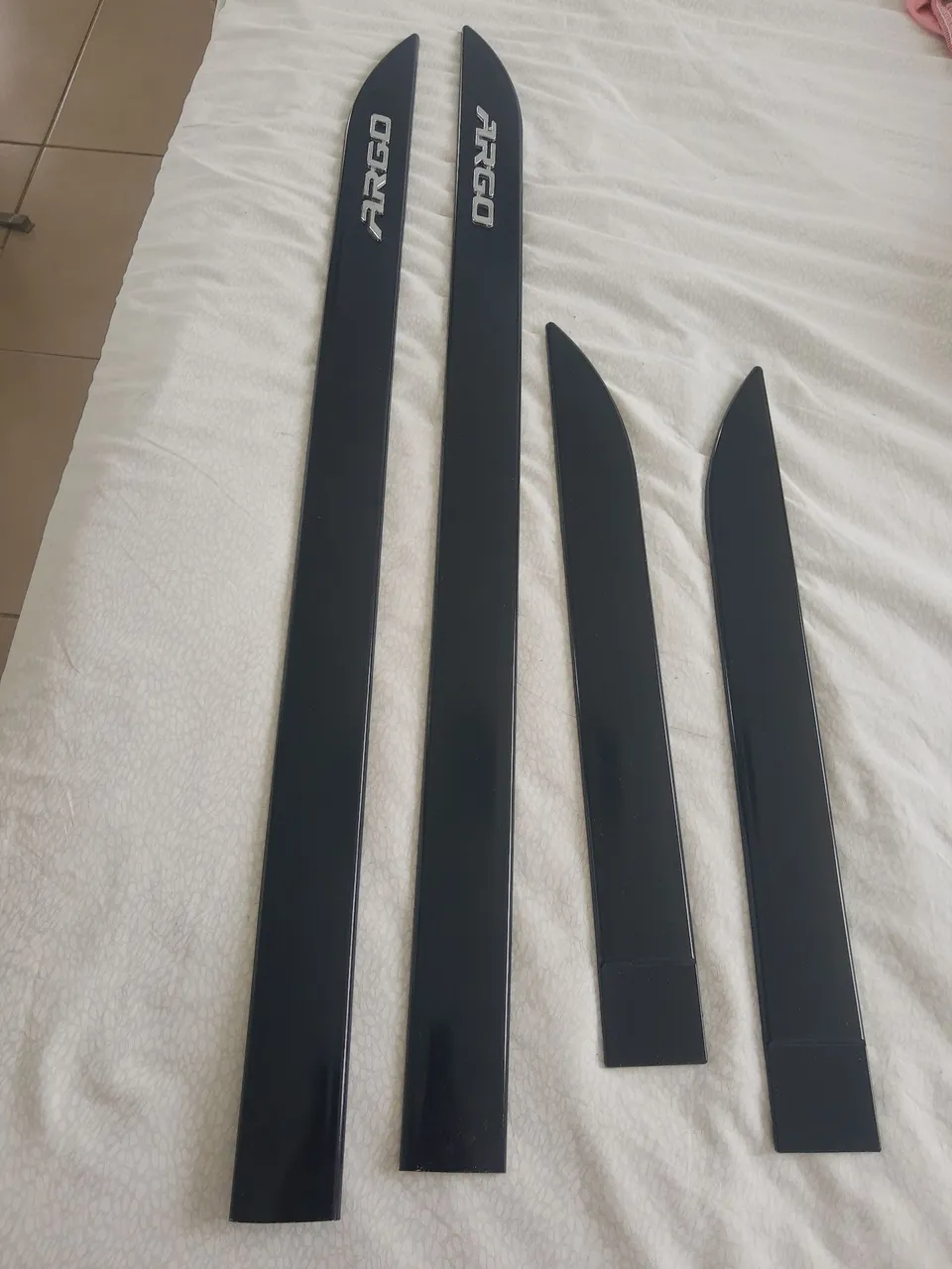 Par de frisos laterais Fiat argo
