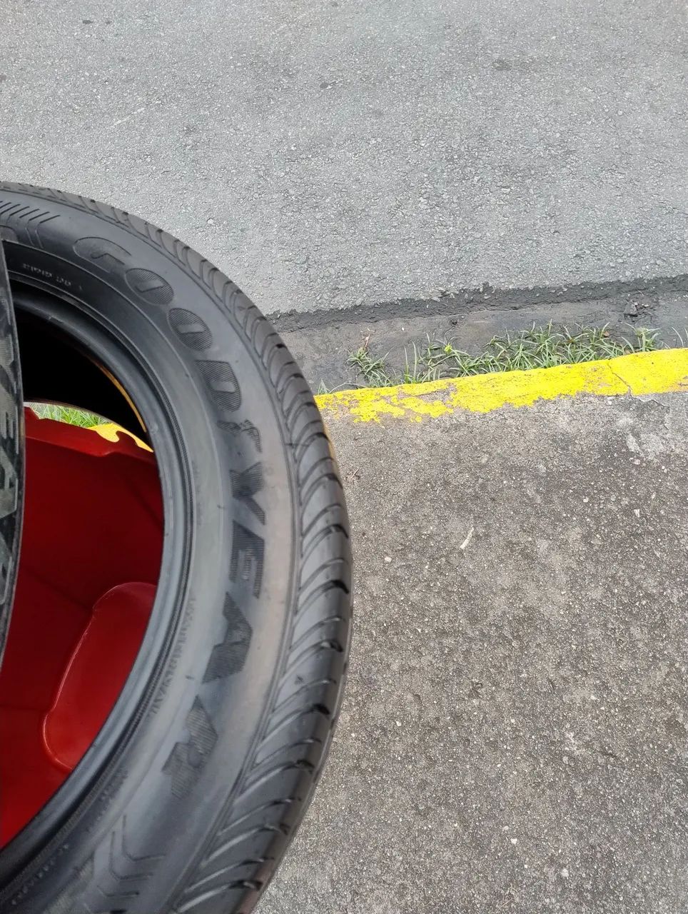 Pneu 16 -215/55R -16 Goodyear Effiicient Graip  - Foto 5