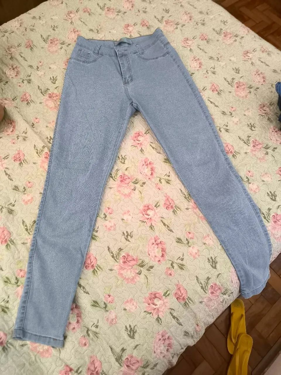 Calça jeans semi nova tamanho 40 - Foto 2
