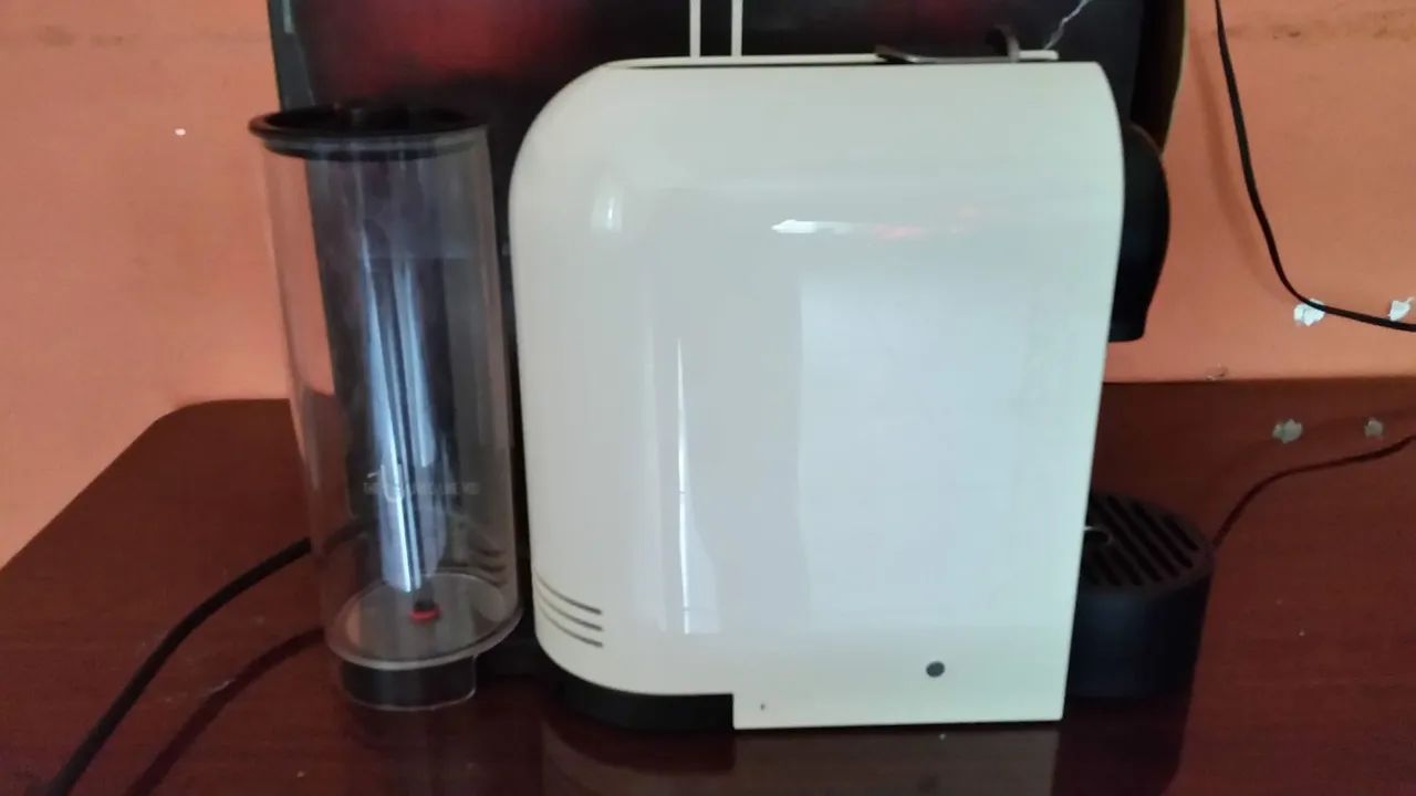 Cafeteira Nespresso Nunca Usada - Foto 2