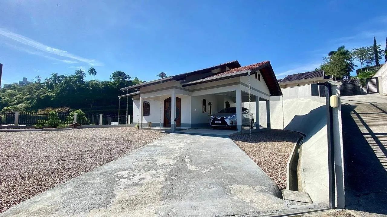 Casa solta com amplo espaço de terreno no bairro Souza Cruz - Foto 3
