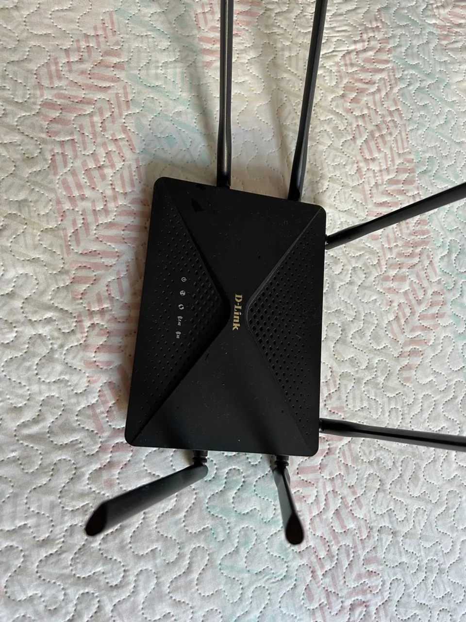 Roteador D-Link com antenas - Wi-Fi DIR 846