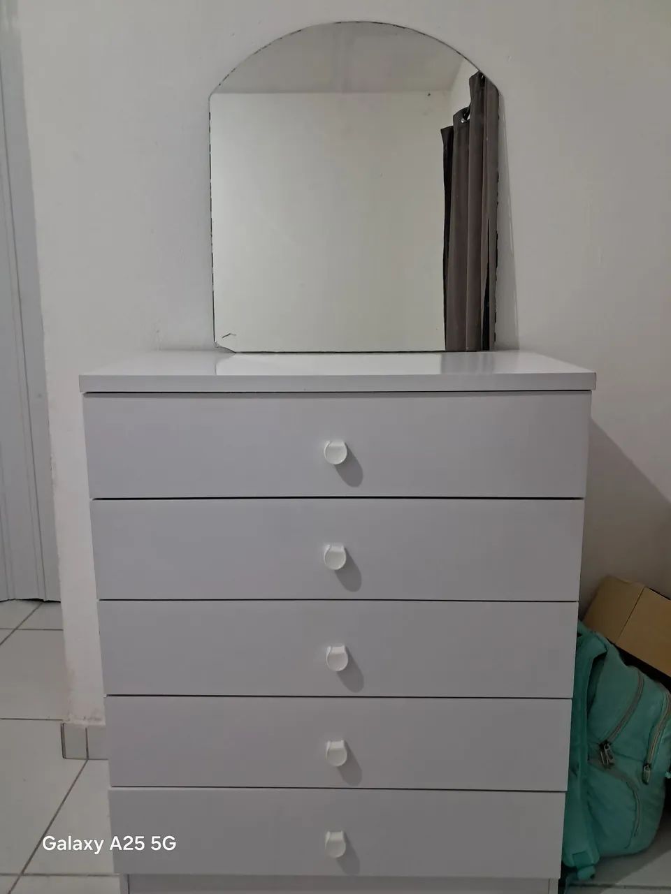 Vendo cômoda.64276669296386121