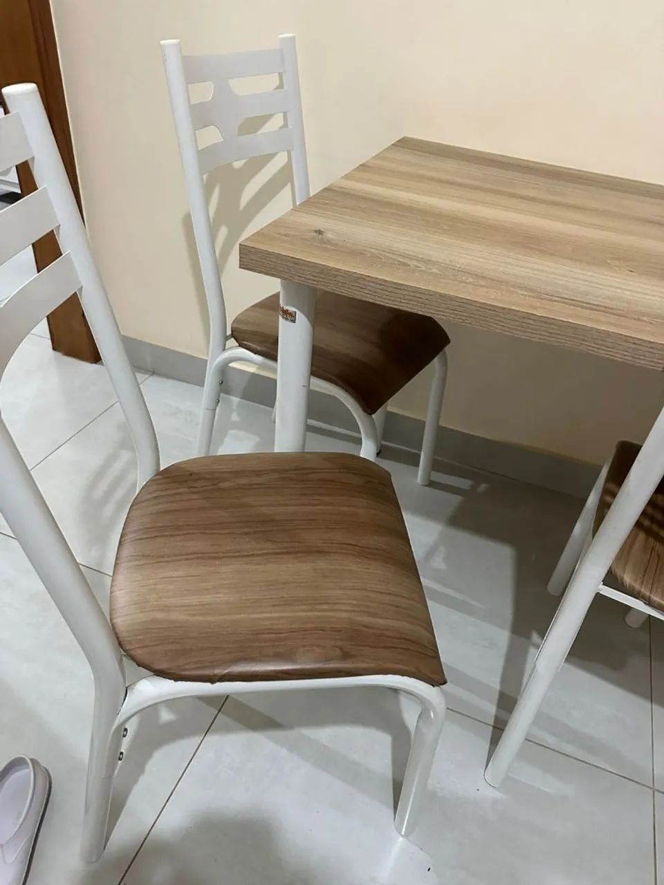Mesa com 4 cadeiras 64961597894147121