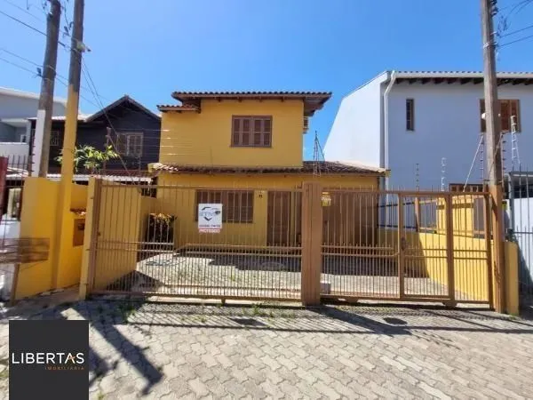 Sobrado em Porto Alegre, no bairro Vila Nova, com 3 dormitório(s), e 3 banheiros, à venda.