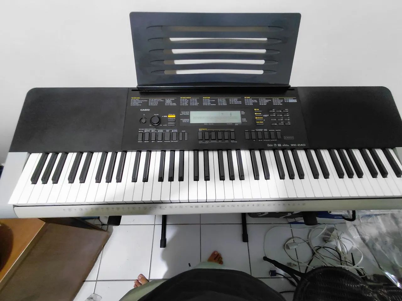 Teclado Musical Casio WK-240 Standard - 76 Teclas - Bivolt - Preto/Prateado - Foto 2
