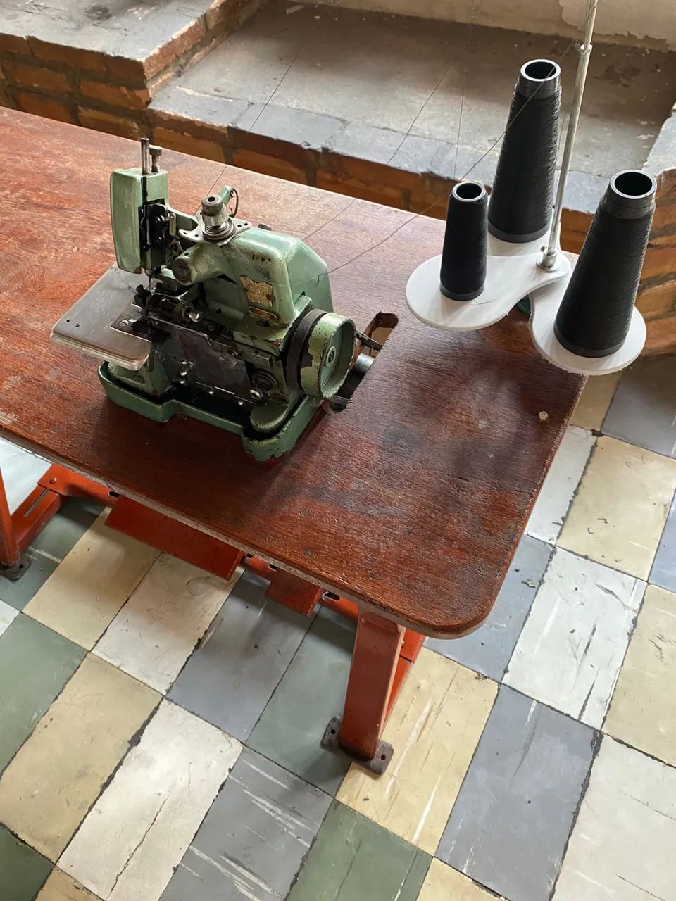 Overlock machine64313663869441122