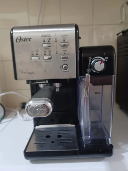 Cafeteira Oster Prima Latte II automática
