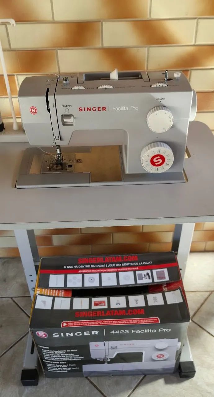 Máquina de costura Singer Facilita Pro 4423