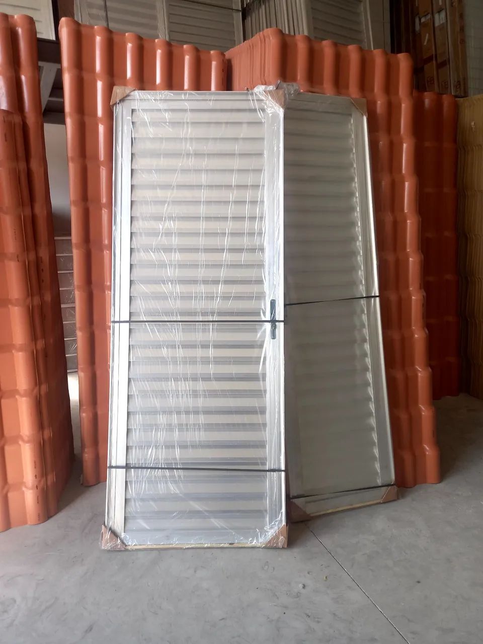 Porta Veneziana de Alumínio medida 60cm