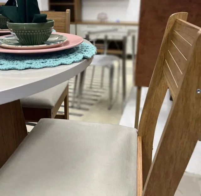 Mesa de Jantar Flipp Circular 0.90 Com 4 Cadeiras - Produto Novo - Foto 2