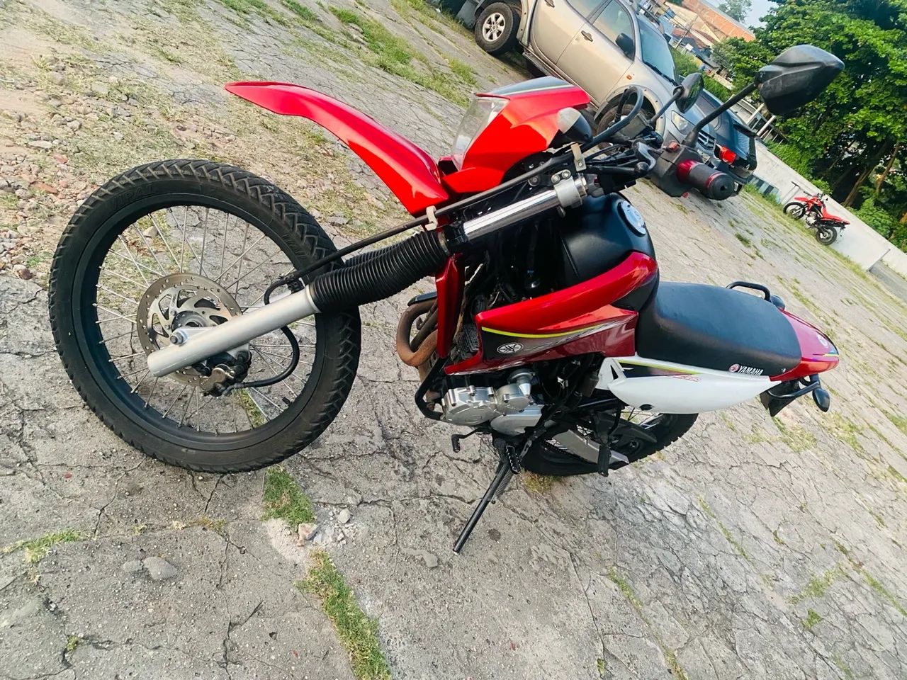 Vendo uma linda Lander 