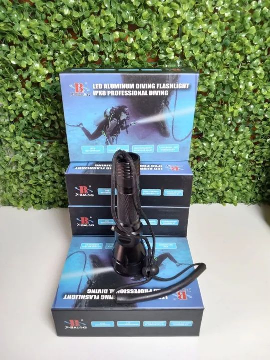 Lanterna de mergulho LED IPX8 profissional R$ 125,00 a vista 
