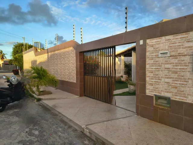Casa com Piscina em Pirambu