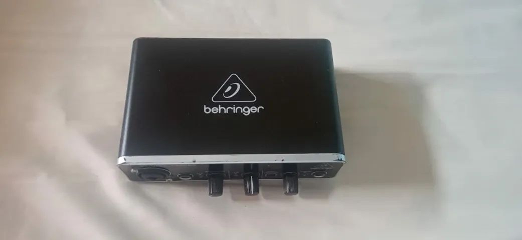 Interface de audio Behringer UMC22 