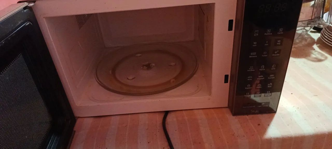 MICROONDAS PANASONIC ESPELHADO 30 L - Foto 2