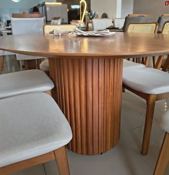Conjunto de Mesa Oval em Madeira Maciça - Foto 2