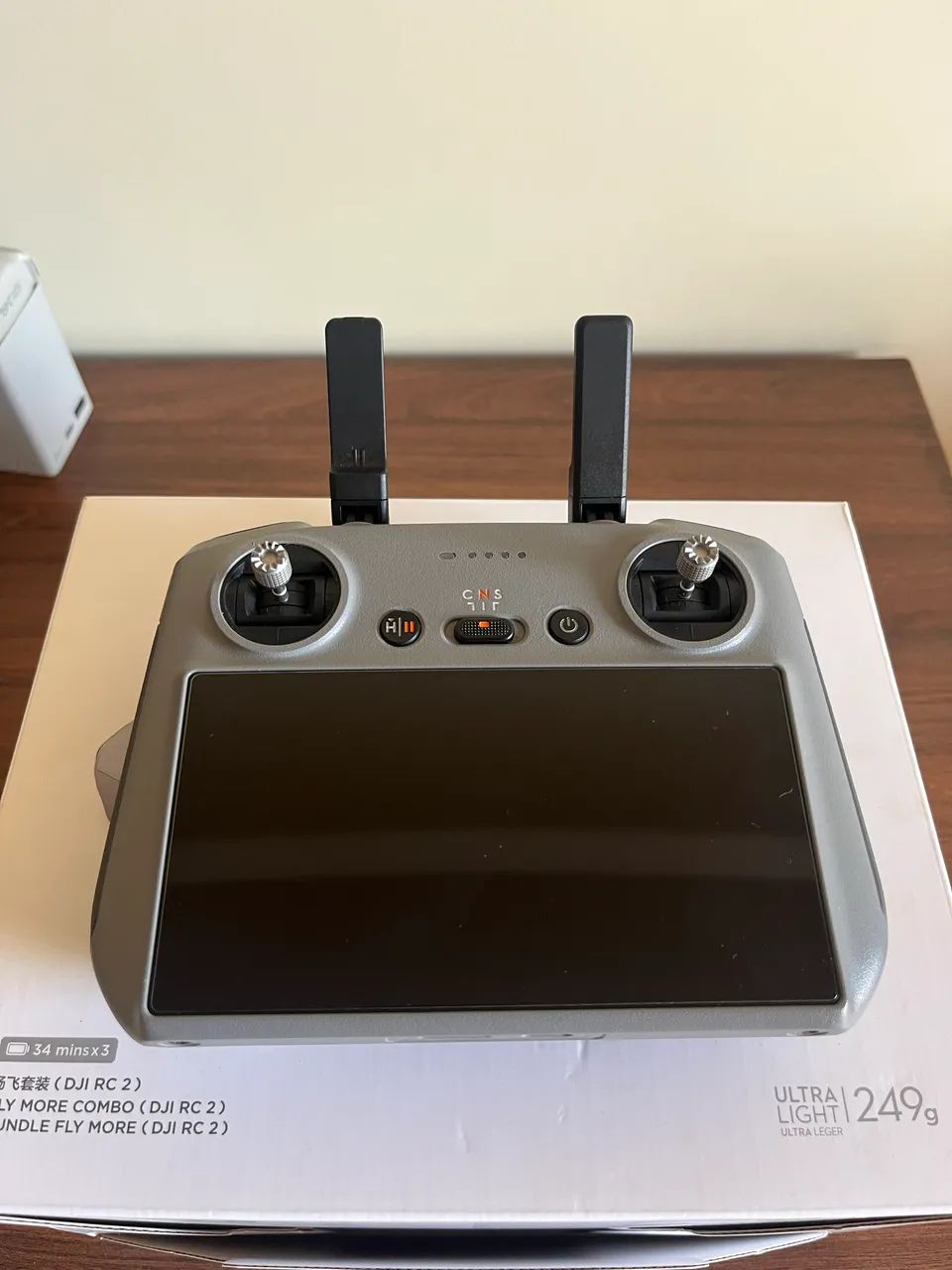DJI MINI 4 PRO FLY MORE COMBO - CONTROLE COM TELA - IMPECÁVEL - Foto 2