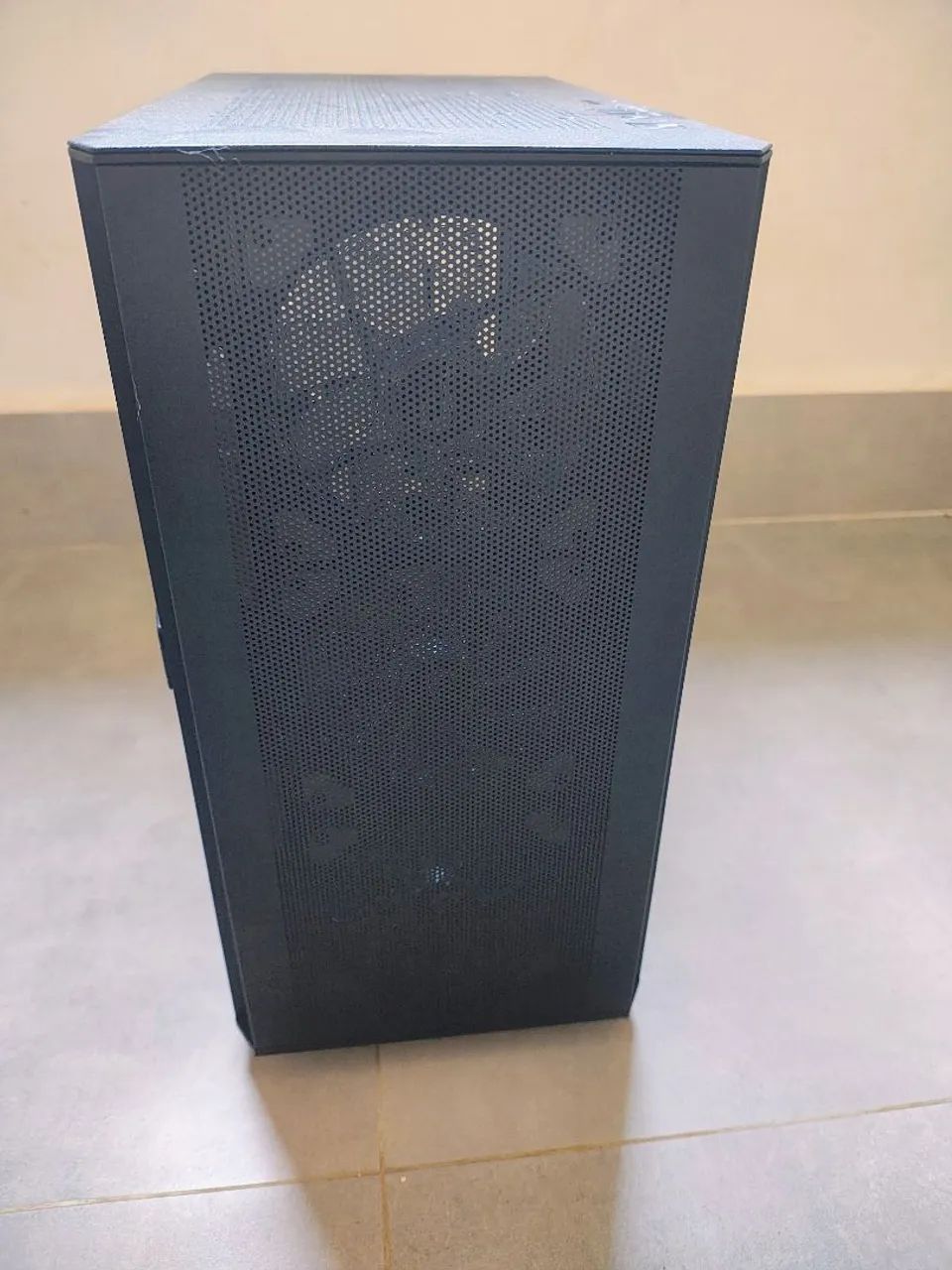 Gabinete mesh perfeito estado com 3 coolers
