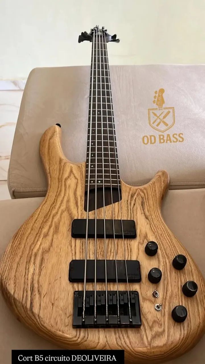 Baixo  Cort B5 