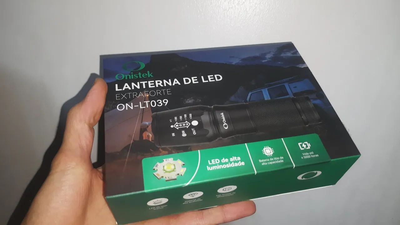 Lanterna tática a prova d'água com carregador veicular 