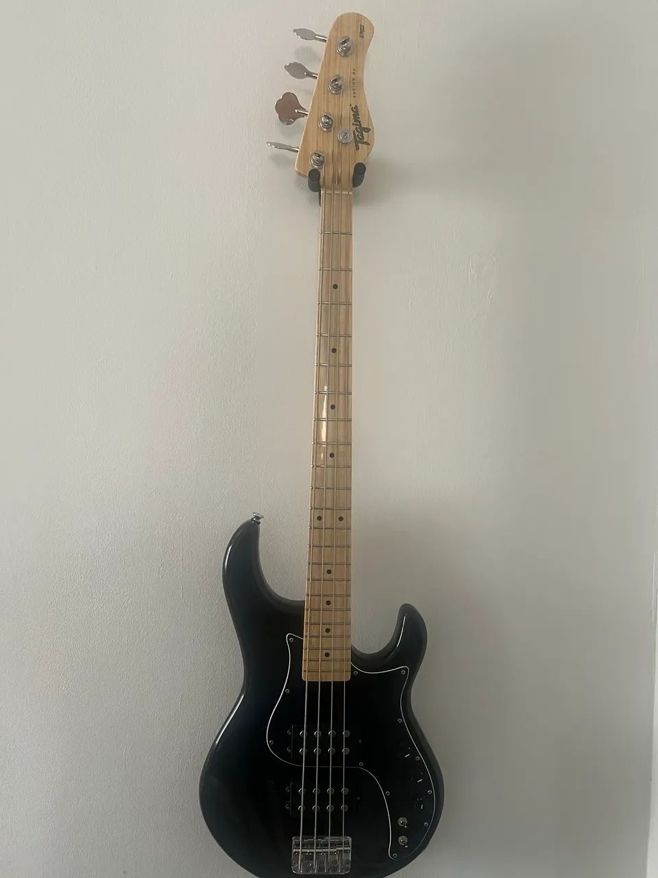 Baixo tagima fusion H2