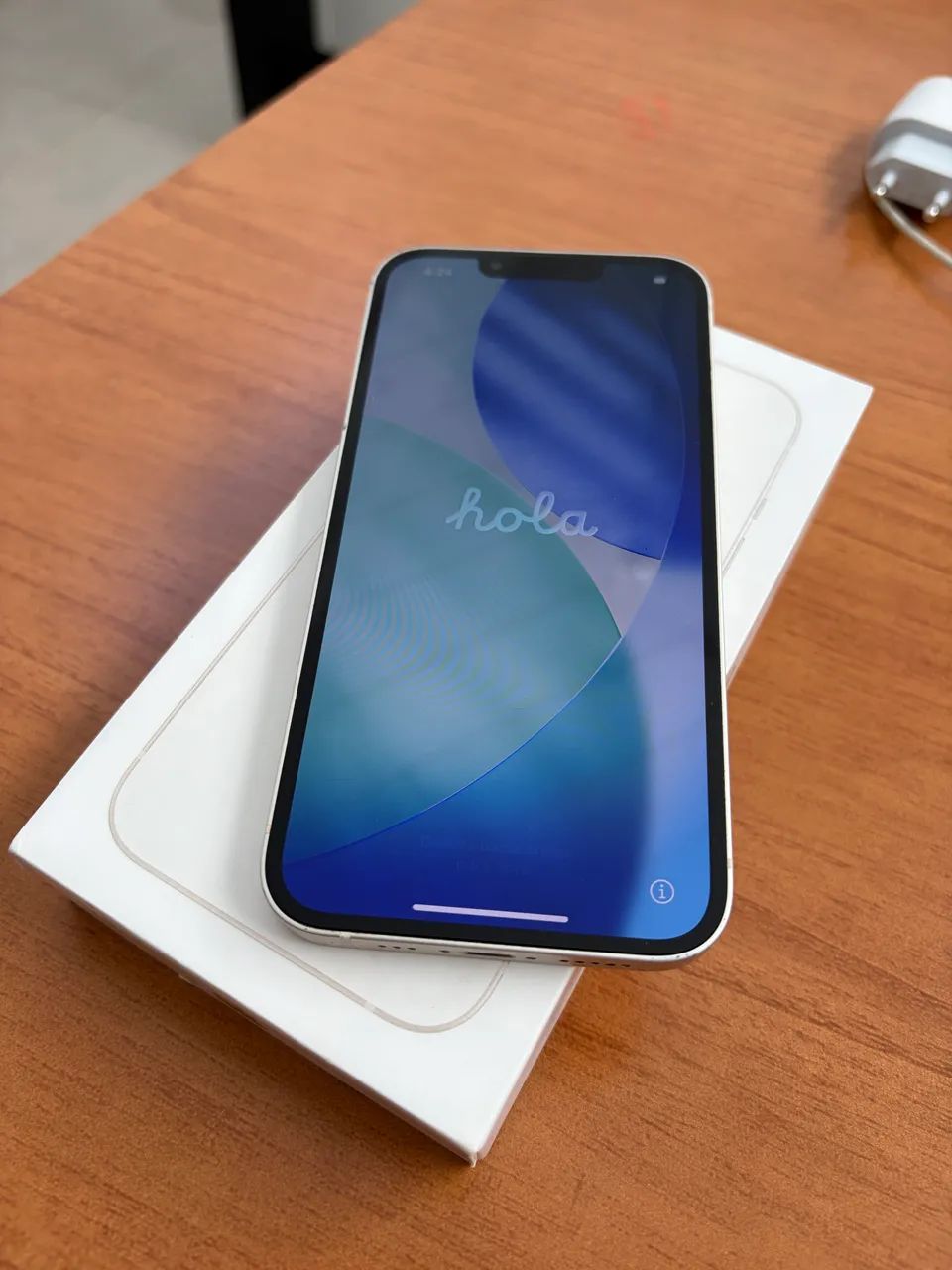 iPhone 13 128Gb branco com carregador original - Foto 2