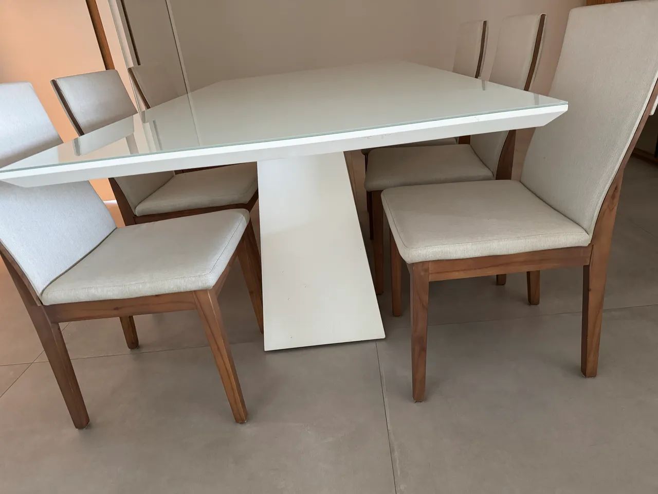 Mesa madeira com laka com 6 cadeiras  - Foto 2